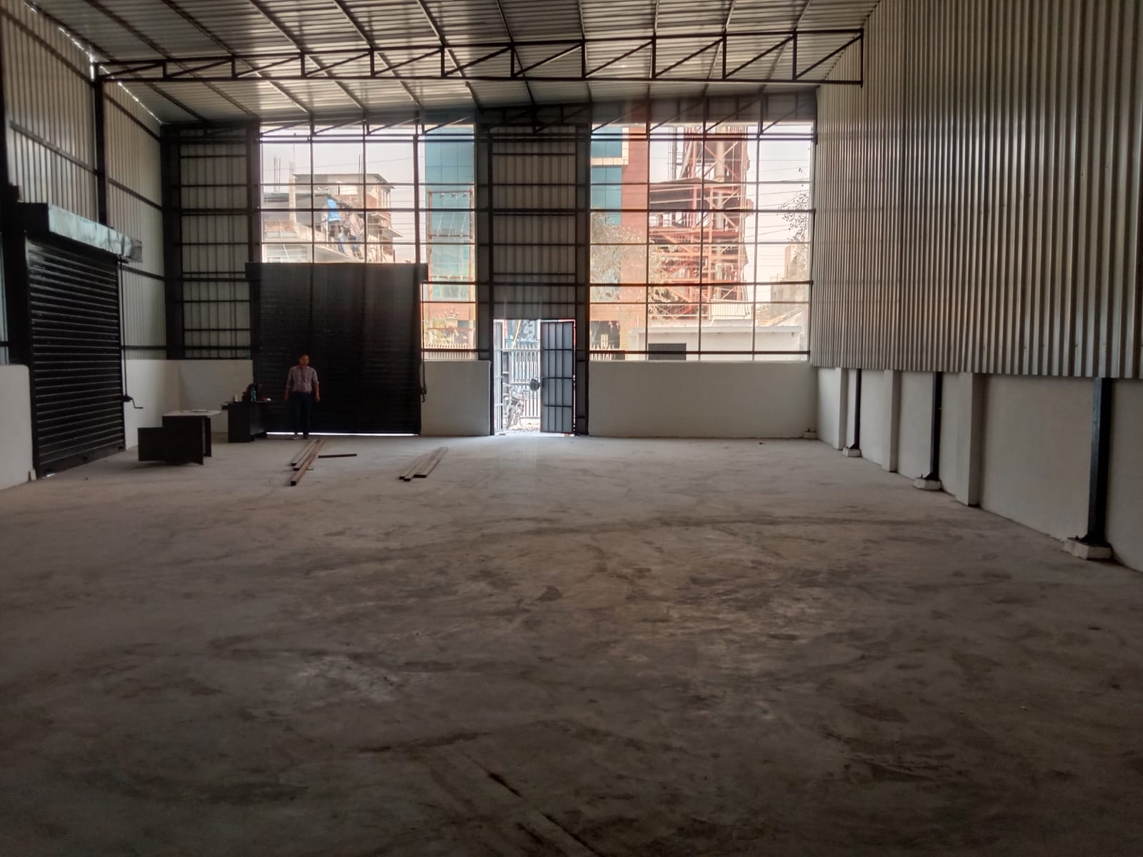 3500_sqft_warehouse_in_noida_1.jpeg