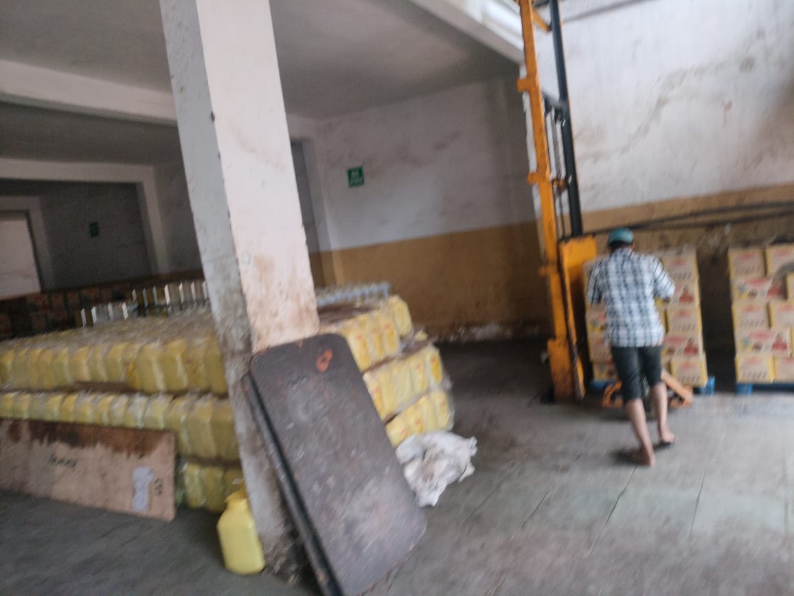 HyphenSCS-Warehouse-73898-2.png